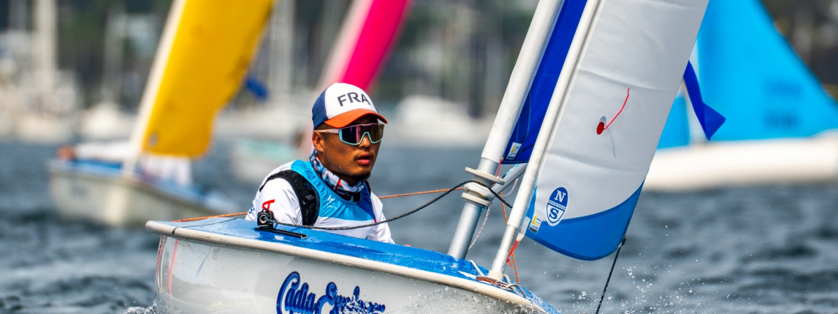 Gauthier Bril à bord de son dériveur Hansa 303
