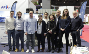 Photo de groupe avec les différents acteurs du projet Mini 6.50 porté par l'association